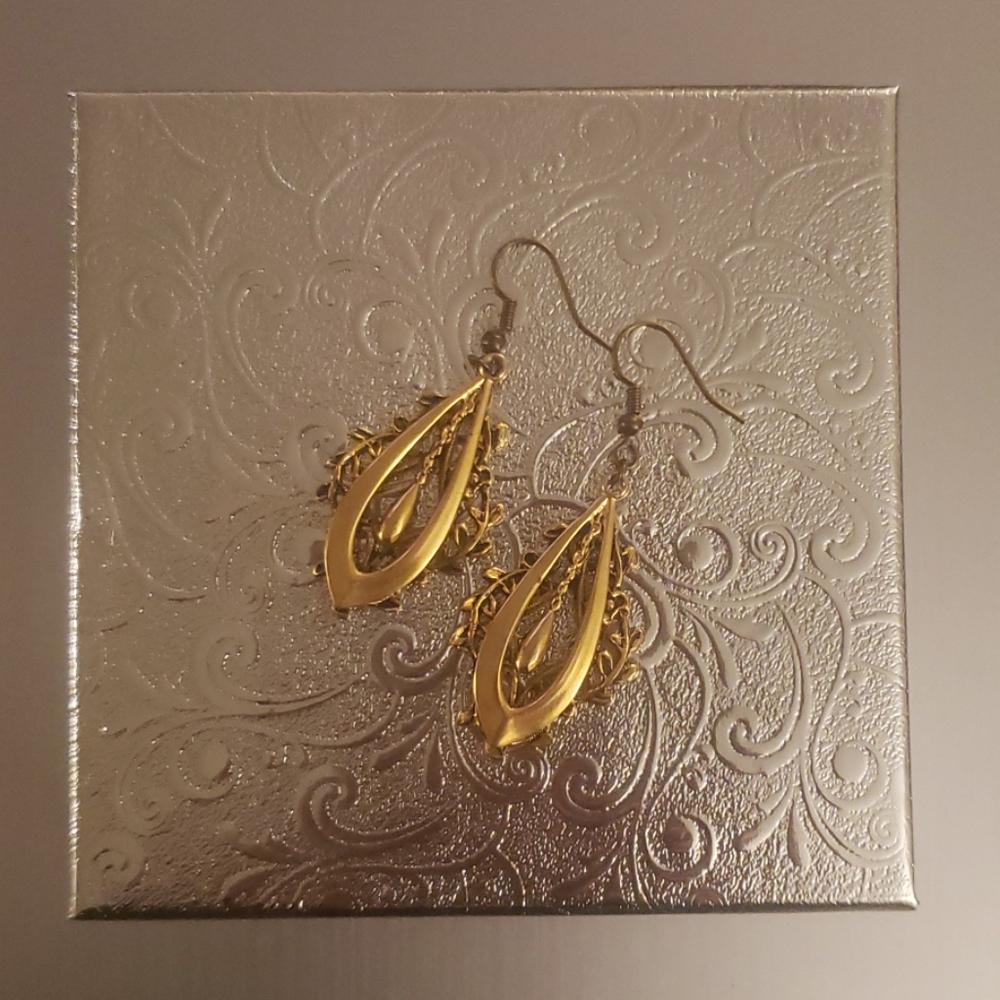 Vintage dangle dress earrings